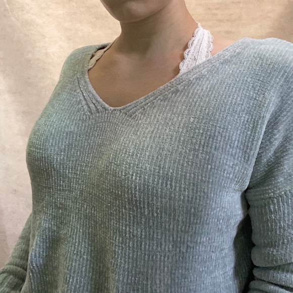 Super Soft Oversized Sweater - Picture 4 of 8